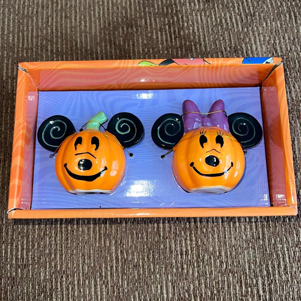 Minnie and Mickey salt and pepper shakers